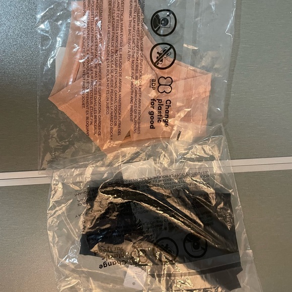 Lightweight low-rise mesh thong (black and beige). - Picture 4 of 4